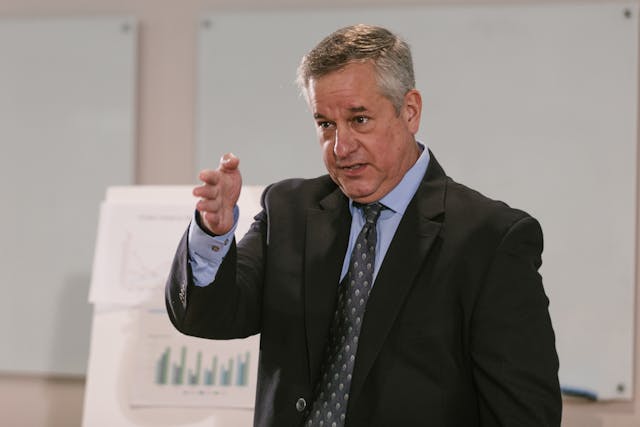 o-que-e-ceo-de-uma-empresa-papel-responsabilidades-e-visao-pratica-mercado-e-opiniao